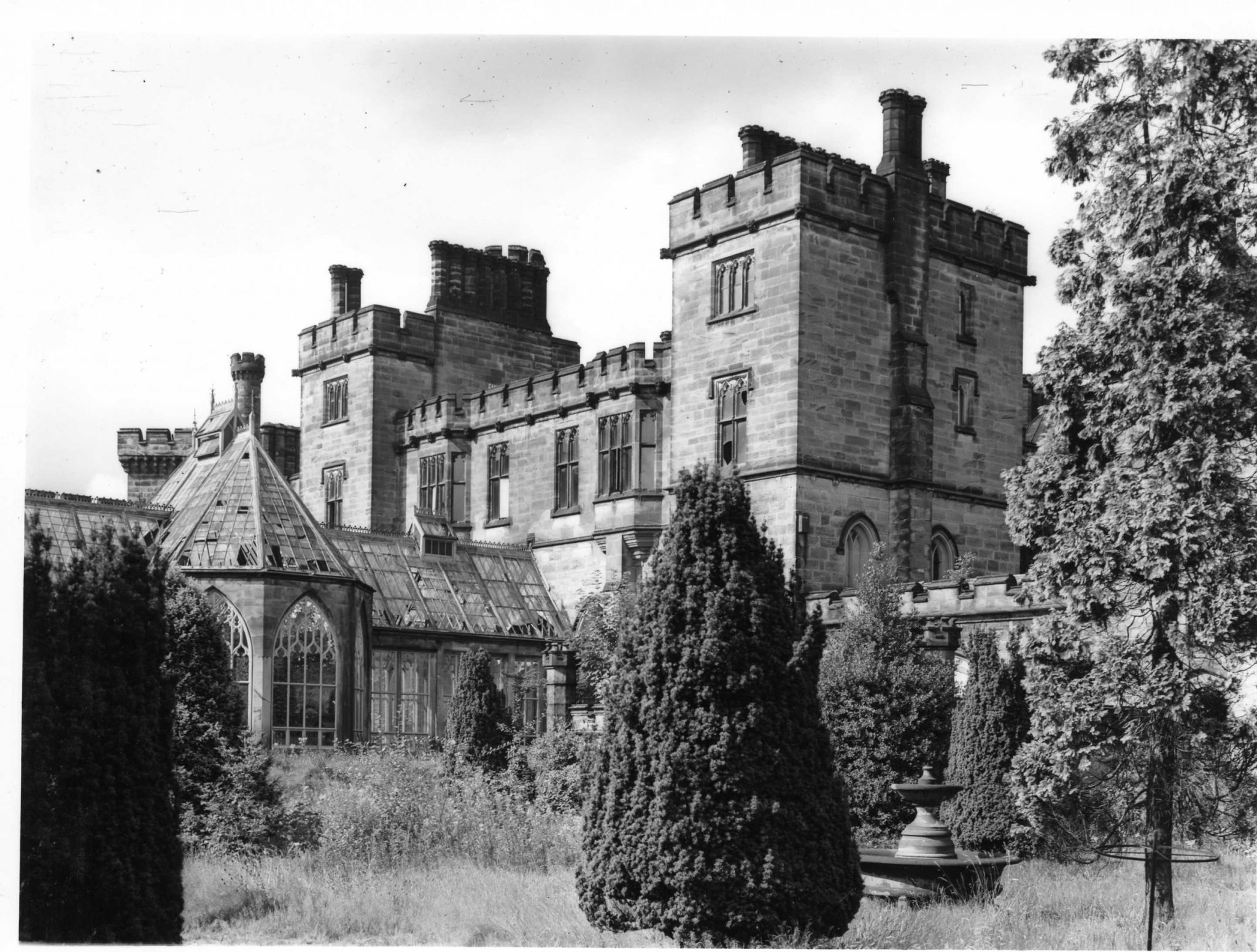 Alton Towers heritage conservatory located within the castle grounds (12)